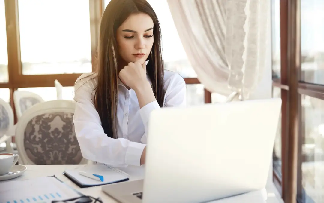 Où réserver son nom de domaine ? Chez son hébergeur Web ou chez un véritable registrar ?